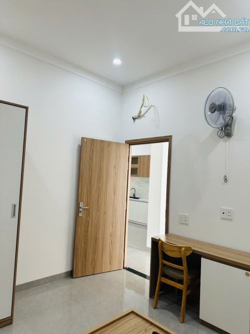 Bán nhà Mặt tiền đường Nguyễn Trường Tộ sân ô tô 3 PN DT 7x24m - 3