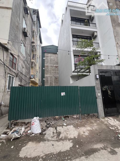 BÁN ĐẤT KIM GIANG . LÔ GÓC MẶT NGÕ Ô TÔ QUA . MT 4,6M . HÀNG HIẾM GẦN LINH DÀM CẦU DẬU - 3