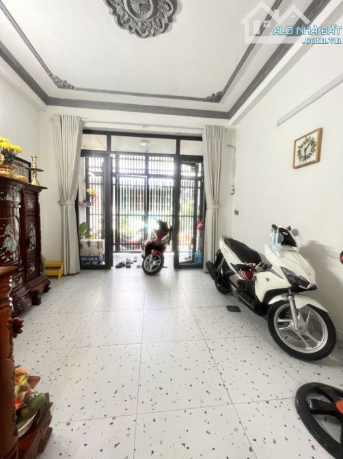 BÁN NHÀ ĐƯỜNG TÊN LỬA HẺM XE TẢI 68m CHỈ 5TỶ5 - 3