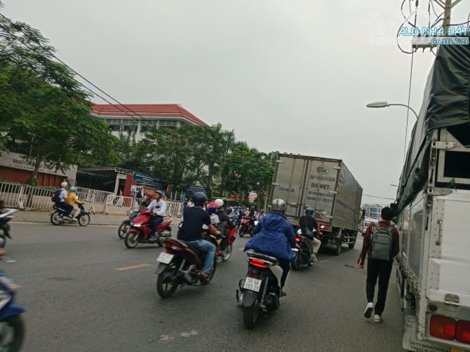 Mặt Tiền TÔ KÝ  - DT: 215m2 - Ngay NGUYỄN ẢNH THỦ - Giáp Quận 12 - Nhỉnh 10 Tỷ. - 4
