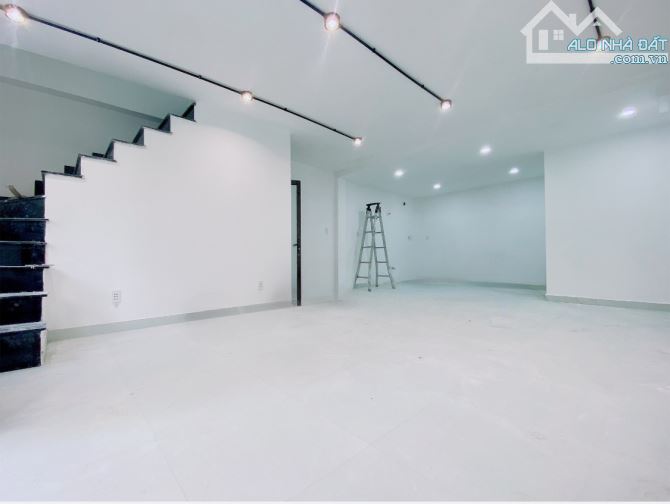 SIÊU PHẨM NHÀ 4 TẦNG MỚI TINH, NGANG KHỦNG 5,5M - GẦN KHU ĐÔ THỊ MỚI QUẬN 8 - GIÁ CHỈ 4,4 - 4