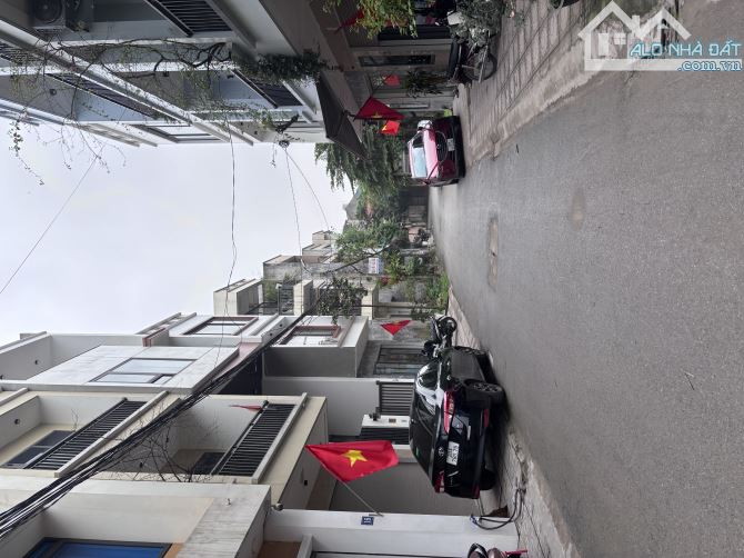 Ngã 5 Hoàng Ngân, lô góc, KD/VP, oto tránh, DT 80m*3T, 4.35 tỷ - 4