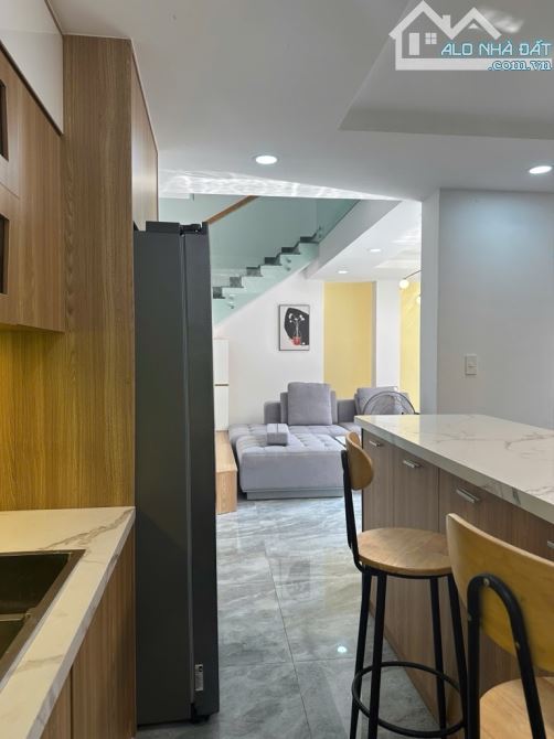 VILA MỚI XÂY, 5,7M X 12M, HẺM 7M, NỘI THẤT XỊN, HỒ BƠI TRONG NHÀ, GIÁ 11.9 TỶ - 4