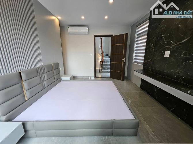 Hiếm. Bán nhà Vip Ngọc Lâm Long Biên 39m2 6 tầng mặt tiền 5m chỉ 14 tỷ lô góc, gần phố - 4