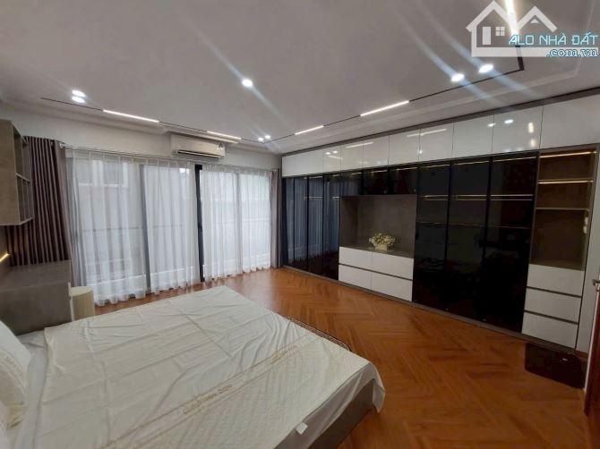 SIÊU PHẨM NGỌC LÂM - LONG BIÊN- 45M² - 7 TẦNG THANG MÁY FULL NỘI THẤT - 4