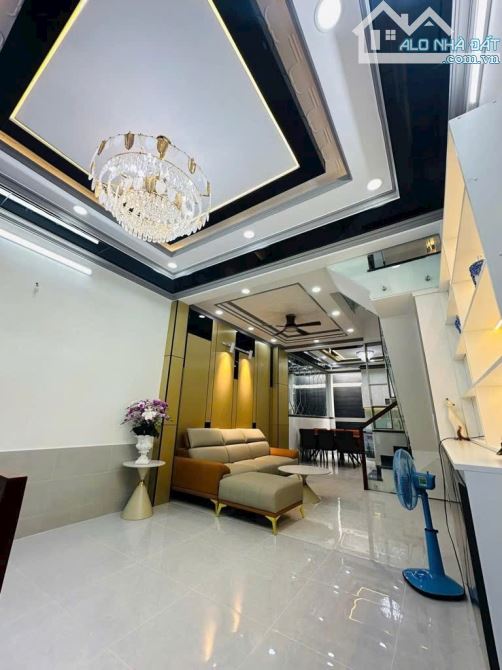 HUNHF TẤN PHÁT- TT NHÀ BÈ- NHÀ ĐẸP  - TẶNG N.THẤT - 3 TẦNG - HẺM 4M  - GIÁ 5,25 TỈ - 4