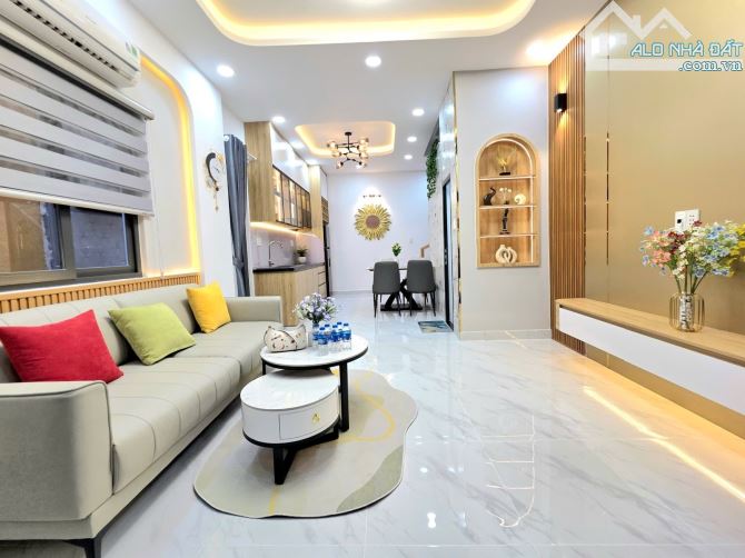 Bán nhà mới Q1, gần hẻm xe hơi 4m × 8m, nhà đúc BTCT, Sổ Hồng Riêng, nhỉnh 5 tỷ TL - 5
