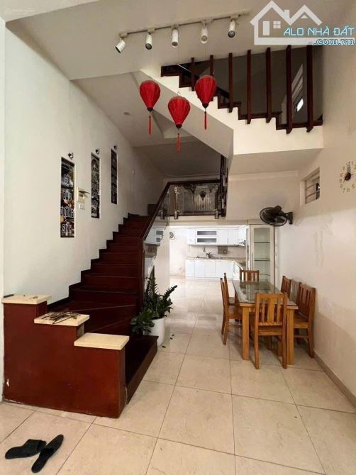 Cần cho thuê nhà riêng ngõ 64 Vũ Trọng Phụng - Thanh Xuân - 4 NGỦ - 5
