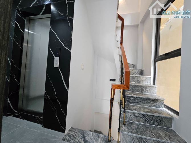 Hiếm. Bán nhà Vip Ngọc Lâm Long Biên 39m2 6 tầng mặt tiền 5m chỉ 14 tỷ lô góc, gần phố - 5