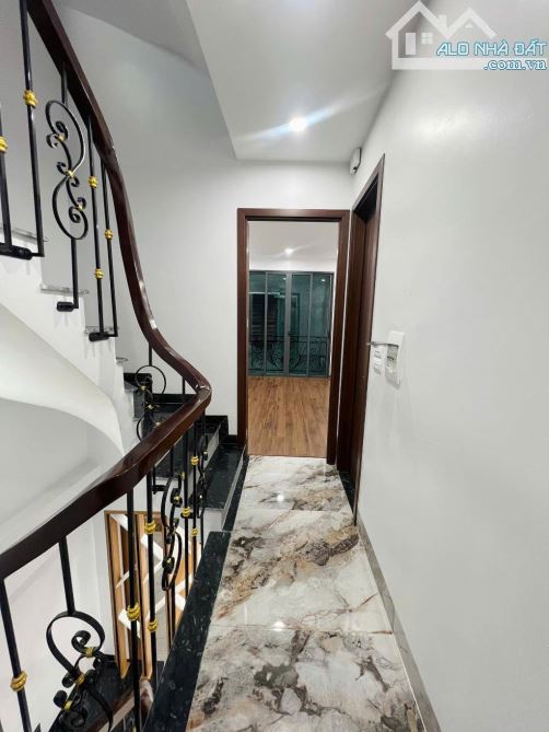 🏡 Cần bán nhà Ngọc Lâm, Long Biên, 37m2 x 4 tầng, Gần hồ, gần trường, 6 tỷ 7 - 5