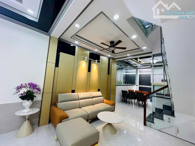 HUNHF TẤN PHÁT- TT NHÀ BÈ- NHÀ ĐẸP  - TẶNG N.THẤT - 3 TẦNG - HẺM 4M  - GIÁ 5,25 TỈ - 5