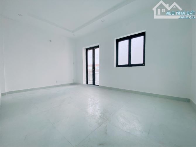 SIÊU PHẨM NHÀ 4 TẦNG MỚI TINH, NGANG KHỦNG 5,5M - GẦN KHU ĐÔ THỊ MỚI QUẬN 8 - GIÁ CHỈ 4,4 - 6