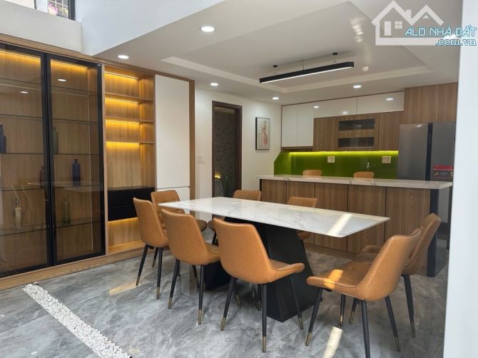 VILA MỚI XÂY, 5,7M X 12M, HẺM 7M, NỘI THẤT XỊN, HỒ BƠI TRONG NHÀ, GIÁ 11.9 TỶ - 6