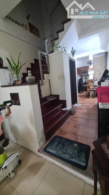 8.2 tỷ nhà 5 tầng Phố Tam Trinh 45m2, 5 tầng, mặt tiền 4m, ô tô tránh 5m - 6