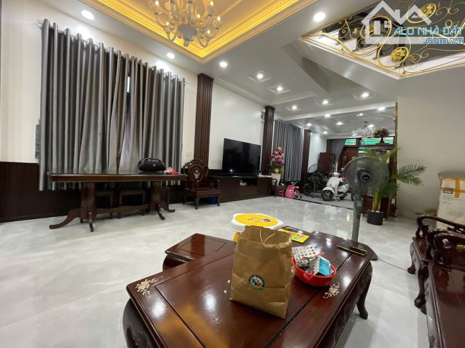 Biệt thự mini 5m x 22m, hẻm xe tải,tiền xây dựng và nội thất gần 5 tỷ,6 phòng ngủ chỉ 7.75 - 6