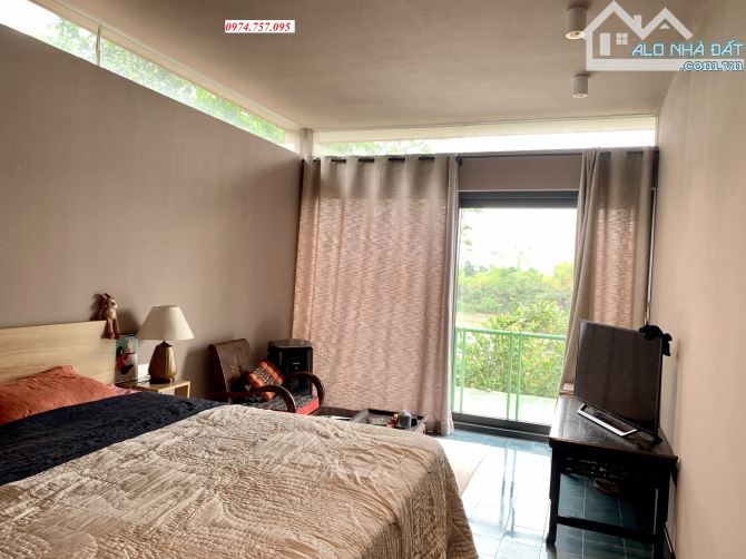 Bán gấp biệt thự sân vườn mặt sông Ngọc Thụy Long Biên, ô tô vào nhà, DT240m2, giá 18.5 tỷ - 6