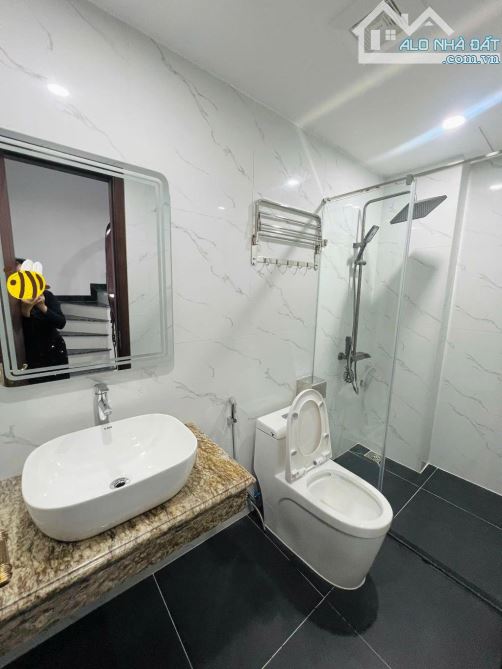 🏡 Cần bán nhà Ngọc Lâm, Long Biên, 37m2 x 4 tầng, Gần hồ, gần trường, 6 tỷ 7 - 7