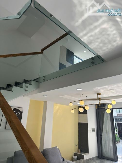VILA MỚI XÂY, 5,7M X 12M, HẺM 7M, NỘI THẤT XỊN, HỒ BƠI TRONG NHÀ, GIÁ 11.9 TỶ - 8