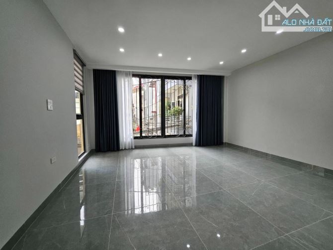Hiếm. Bán nhà Vip Ngọc Lâm Long Biên 39m2 6 tầng mặt tiền 5m chỉ 14 tỷ lô góc, gần phố - 8