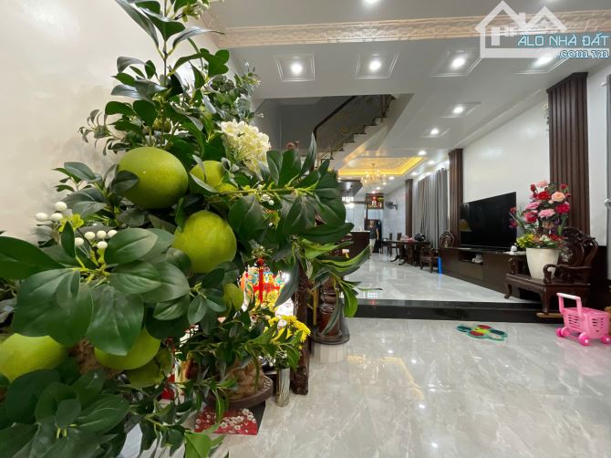 Biệt thự mini 5m x 22m, hẻm xe tải,tiền xây dựng và nội thất gần 5 tỷ,6 phòng ngủ chỉ 7.75 - 9