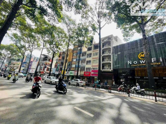 Cho thuê khách sạn 46 phòng mặt tiền ngay chợ Bến Thành Quận 1 - 1