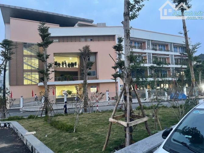 MẶT PHỐ NGỌC THỤY 80M - KINH DOANH ĐỈNH - Ô TÔ TRÁNH, VIEW CÔNG VIÊN, ĐƯỜNG 40M