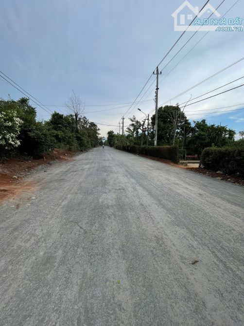 Cần Bán Lô Đất Mặt Tiền Đường 19/5 Nối Dài Xã Ea Kao BMT ——— Diện Tích 8.66m x 40m