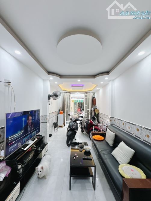 NHÀ 3 TẦNG HOÀNG DIỆU QUẬN 4- ĐƯỜNG 6M Ô TÔ TRONG- kẾ CẦU ÔNG LÃNH- SH- HC- 7.89T TL