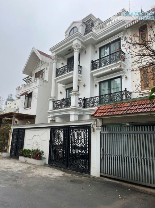 Cần bán BT Trung văn Intracom, Tố Hữu, DT:145m x 4T,MT 6,2m. Giá 34,5 tỷ.