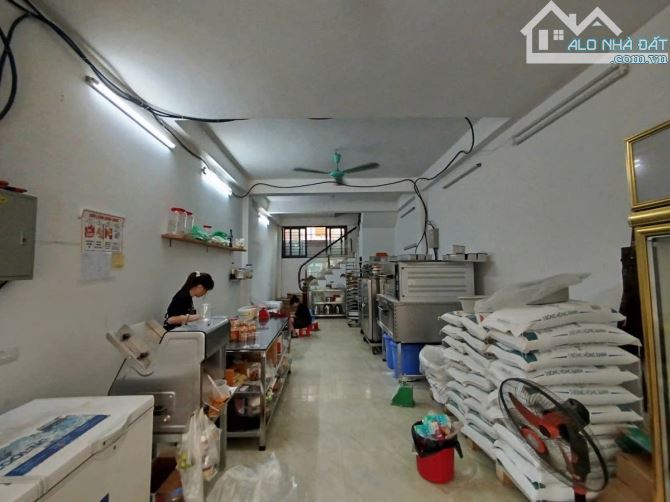 Nhà Ngô gia Tự mặt ngõ kinh doanh 64m 4 tầng 3 ô tô tránh giá 11 tỷ