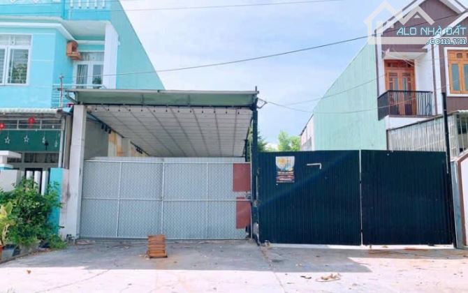 Bán nhag quán đương Trần hưng Đạo