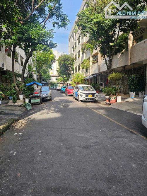 BÁN CHUNG CƯ TRẦN QUANG DIỆU QUẬN 3 -2TY700