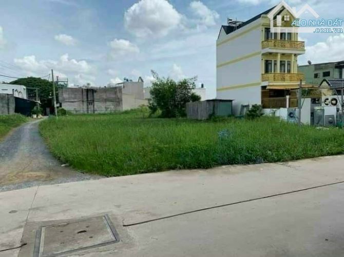 CẦN VỐN LÀM ĂN NÊN BÁN GẤP LÔ ĐẤT 8X25 GẦN CHỢ ĐỨC HÒA