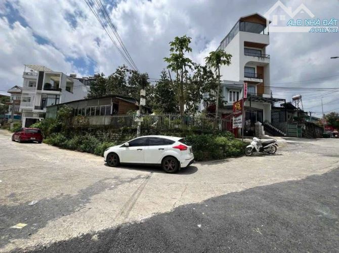 GIÁ CỰC TỐT - 560M2 NGUYỄN ĐÌNH CHIỂU P9 - GIÁ CHỈ 26 TỶ - MẬT ĐỘ 80% LIÊN KẾ SÂN VƯỜN