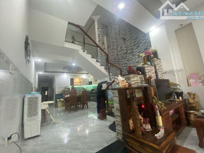Bán nhà 3 tầng 2 mặt tiền Nguyễn duy trinh chủ xác định kd xây nhiều phòng cho thuê