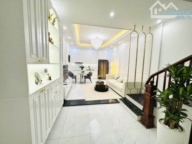 SIÊU PHẨM 9.2TỶ PHỐ NGỌC HÀ BA ĐÌNH - LÔ GÓC - 10M RA HỒ Ô TÔ KINH DOANH - FULL NỘI THẤT