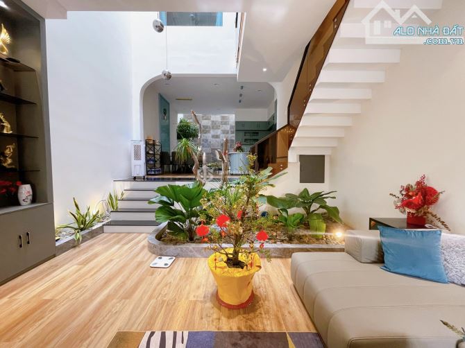 BÁN NHÀ 3 TẦNG MỚI ĐẸP_SỔ HỒNG HOÀN CÔNG_TRUNG TÂM VŨNG TÀU_NGANG 6M_GIÁ 11.5 TỶ
