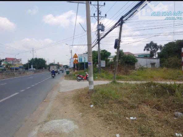 10240m2 đất SKC mặt tiền ql 1A xã Nhựt Chánh, huyện Bến Lức giá 75 tỷ