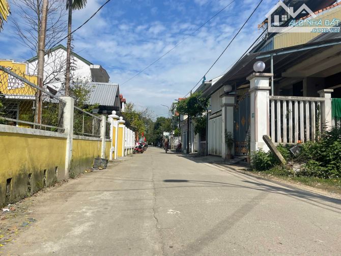 Đất đẹp đường oto tránh nhau Phạm Thị Liên