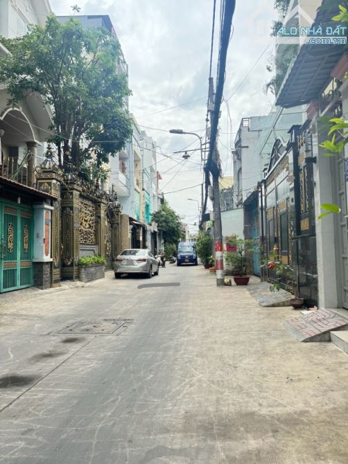 SIÊU NGỘP – BÁN ĐẤT TẶNG NHÀ – TÂN PHÚ – DT: 4.1X19 – NHỈNH 7 TỶ
