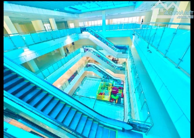 3952/4000 M2 Sàn Thương Mại/ 228 Tỷ / Tầng 4/ Gemek tower Lê Trọng Tấn