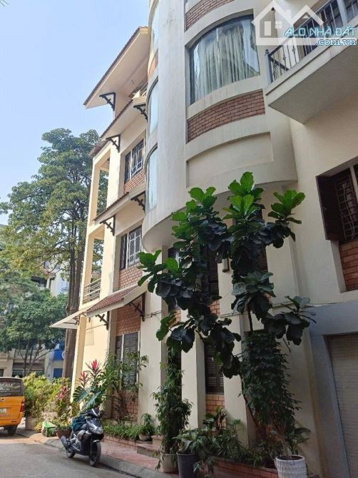 Mặt phố Nguyễn Cảnh Dị, Lô Góc, Kinh Doanh Đỉnh, Gara 89m2, 5 tầng, MT5.5 m giá 46.5 tỷ