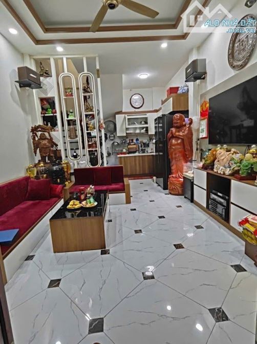 Bán nhà Giáp Nhị, Hoàng Mai - 30m 5 tầng - Hơn 5 tỷ