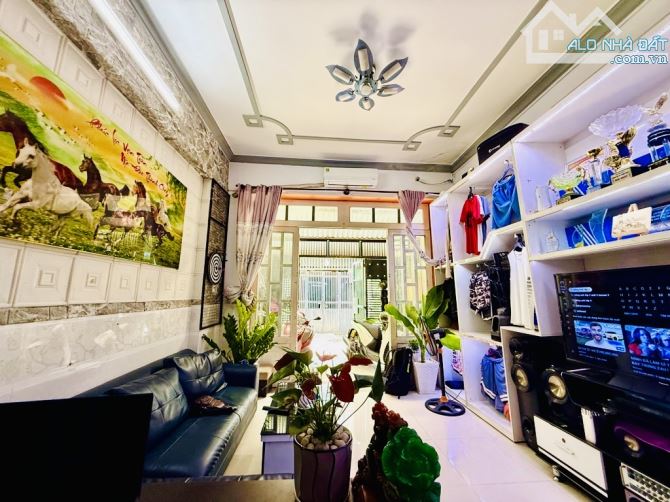 NHÀ ĐẸP PHAN HUY ÍCH – HXH – KHU PHÂN LÔ TOÀN NHÀ LẦU – 3 TẦNG – 4x18M – GIÁ 6,X TỶ (TL)