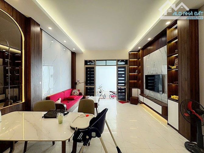 🔥 BÁN NHÀ PHÂN LÔ HƯNG THỊNH – GẦN HỒ – NGÕ THÔNG NHƯ TRÁI TIM NGƯỜI ĐANG YÊU – NHỈNH 8 T