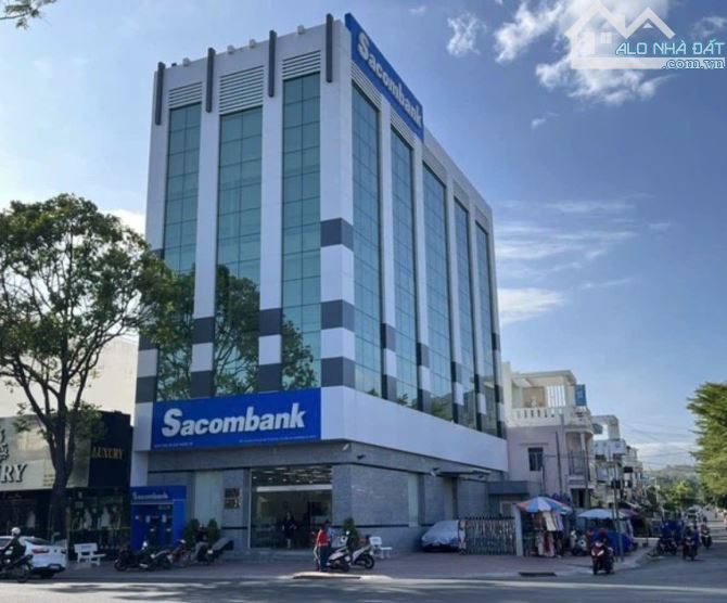 chủ đi Mỹ bán gấp nhà MT Bùi Thị Xuân, P. Bến Thành, Quận 1. DT: 13.5x33m, CN:400m2