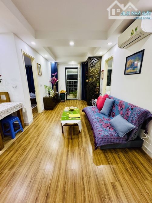 BÁN CHUNG CƯ SÁT NGỌC LÂM-CÔNG VIÊN NGỌC THUỴ-70M2-2 NGỦ-FULL NỘI THẤT ĐẸP