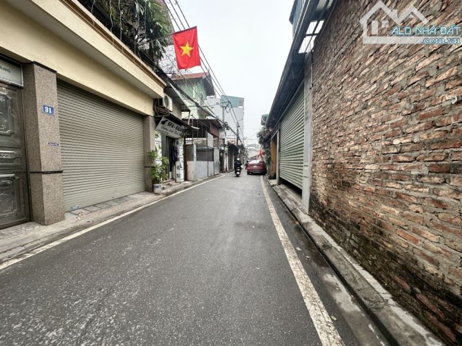 BÁN ĐẤT LÔ GÓC LÀNG TRẠM – Ô TÔ 7 CHỖ VÀO đất - 104m² - MT 4m - Giá :14,5 tỷ (~139tr/1m)