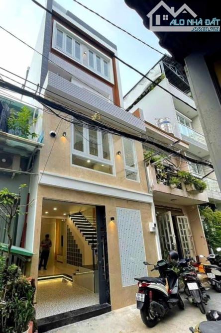 Nhà HXH mới đẹp, Đường số 11_ P11 Gò Vấp. DT 32m2, 4 tầng, ngang 4m. Giá 5.4 tỷ.