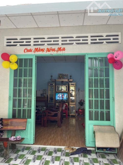 Cần bán gấp căn nhà ở Đ . Tân Xuân 6 , Hóc Môn 60m2 SHR giá 900 triệu